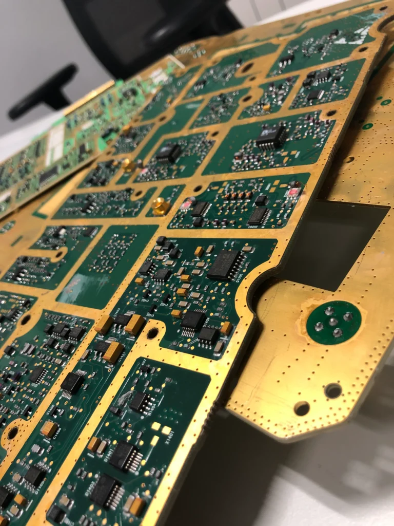 S.F.D.E (ex SABAK'S) Recyclage de composants électroniques IMG 2072