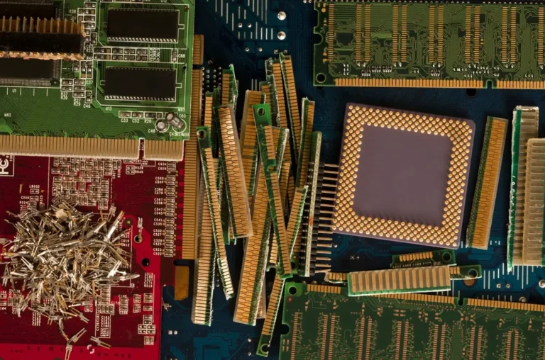 S.F.D.E (ex SABAK'S) Recyclage de composants électroniques Collecte des déchets électroniques 2 S.F.D.E (ex SABAK'S) Recyclage de composants électroniques stock photo gold recovery from old computer parts electronic waste recycling 472800808 transformed