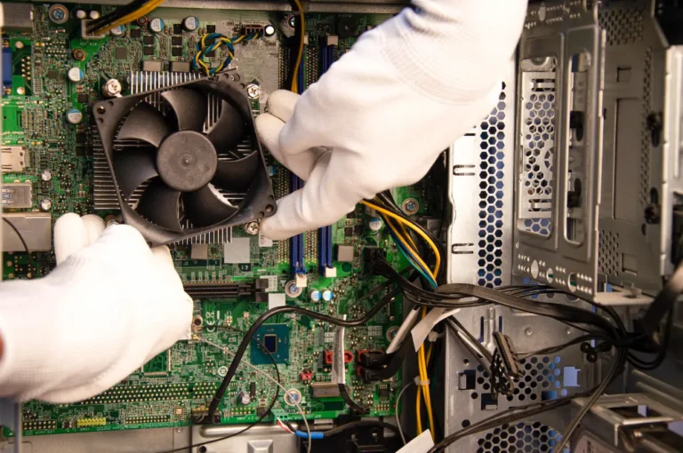 S.F.D.E (ex SABAK'S) Recyclage de composants électroniques top view mechanic repairing computer 1